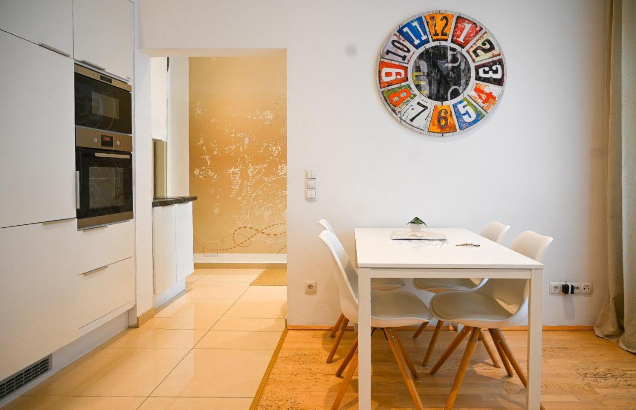 Bright Apartment Mariahilf Wenen Buitenkant foto